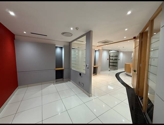 688M² OFFICE TO LET IN PARKTOWN